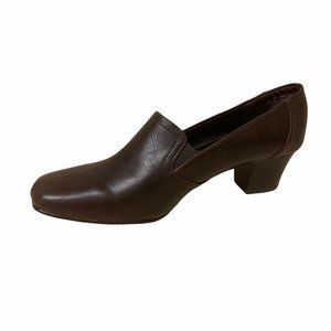 NWOT Life Stride Brown Leather Block Heels